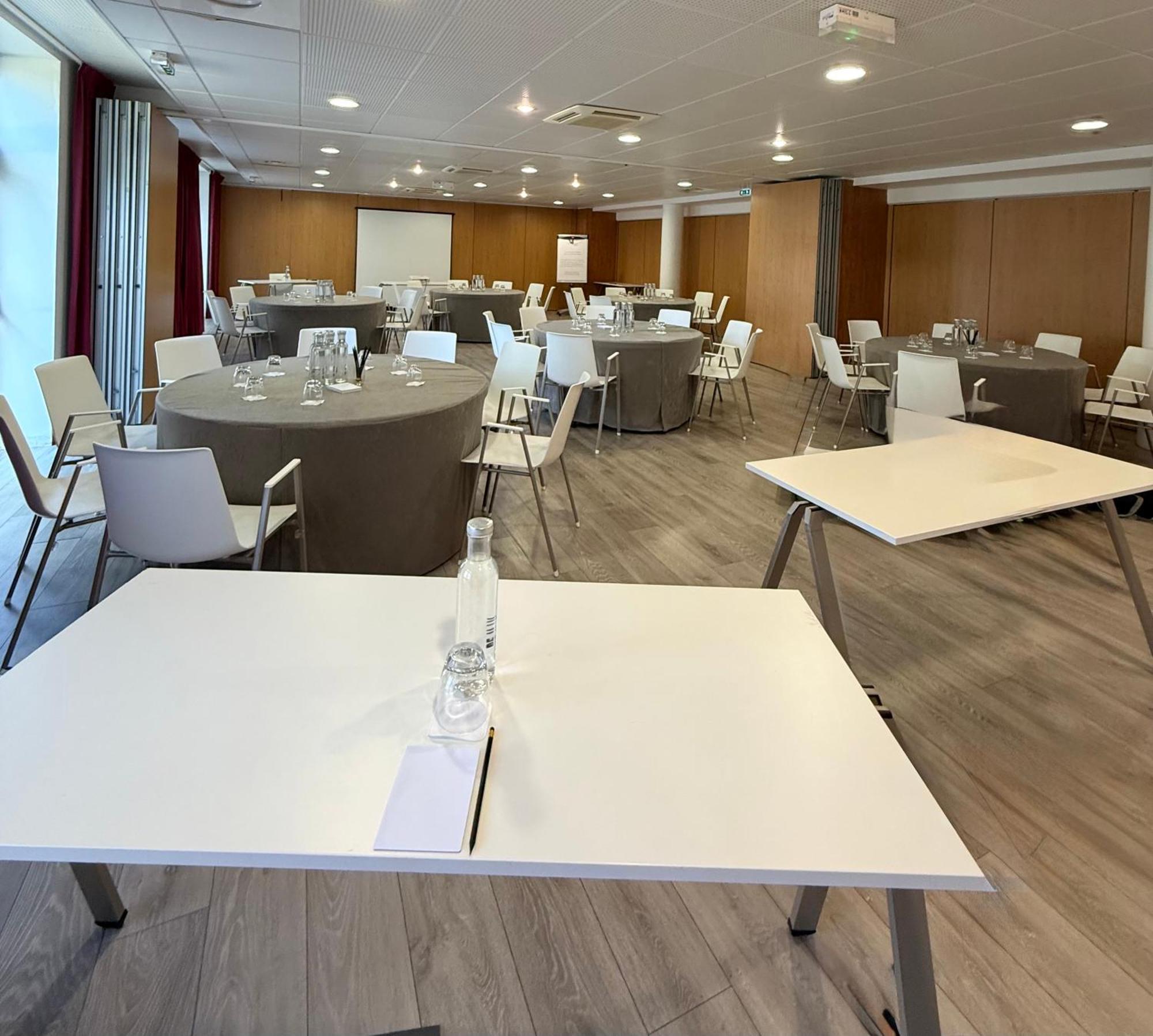 Hotel Le M & Bordeaux Aeroport By & Preference 4*